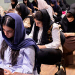 مقایسه کردن خودمون با بقیه داوطلب‌های کنکور؛ کمک‌کننده یا آسیب‌زننده؟